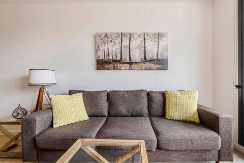 Abbotsford Short Stay Luxury Style & Location - Accommodation Search 4
