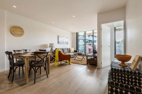 Abbotsford Short Stay Luxury Style & Location - Accommodation Search 1