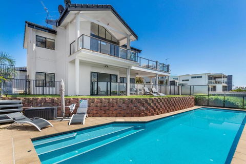 Above And Beyond - Beautiful Home With Heated Pool And Views - Accommodation Search 0