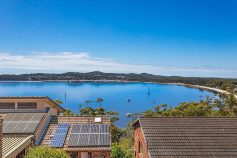 Above And Beyond - Beautiful Home With Heated Pool And Views - Accommodation Search 4