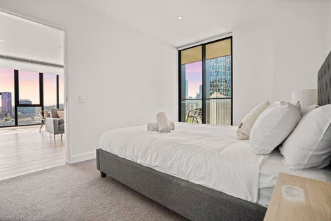 Absolute Bay View Waterfront Getaway Apt 2B2B1C - Accommodation Search 3