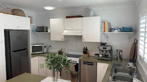 Absolute Beach Front - Accommodation Search 4