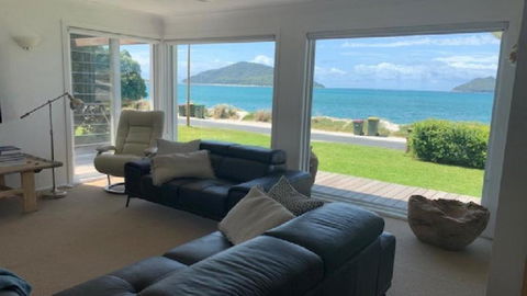 Absolute Beach Front - Accommodation Search 2