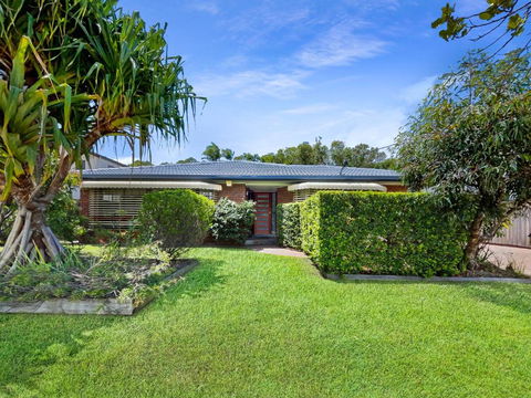 Absolute Beach Front Home -Dogs, Surf, Relax, Bush - Accommodation Search 4
