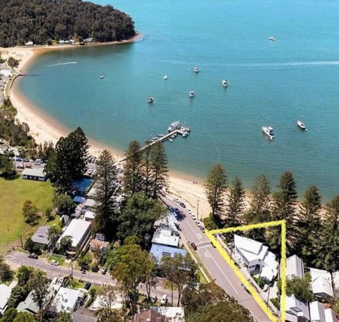 Absolute Beach Front House Panoramic Views - Accommodation Search 0