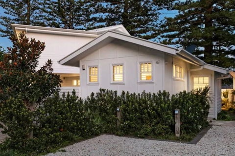 Absolute Beach Front House Panoramic Views - Accommodation Search 2