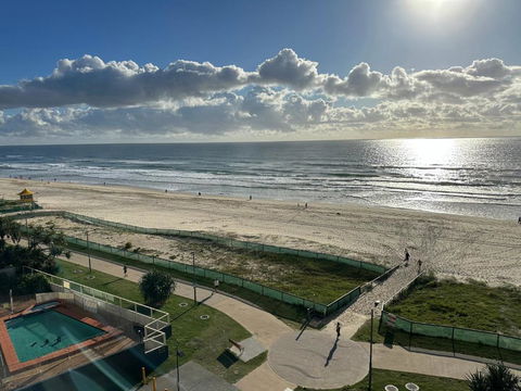 Absolute Beach Frontage Two Bedroom - Accommodation Search 2