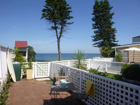 Absolute Beachfront 2BR Pet-Friendly Terrace - The Coachhouse - Accommodation Search 1