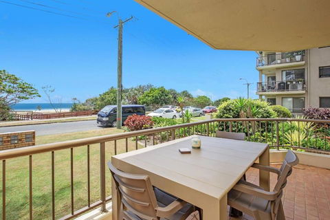 Absolute Beachfront Apartment! - Accommodation Search 0