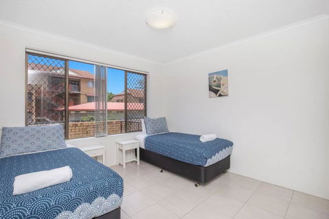Absolute Beachfront Apartment! - Accommodation Search 2