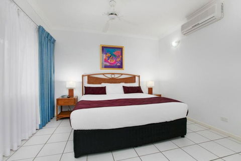 Absolute Beachfront Apartment - Accommodation Search 4
