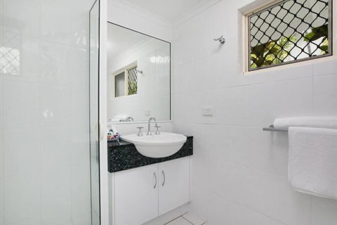 Absolute Beachfront Apartment - Accommodation Search 3