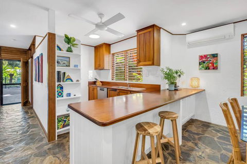 Absolute Beachfront, Heart Of Port Douglas - 24 S - Accommodation Search 2