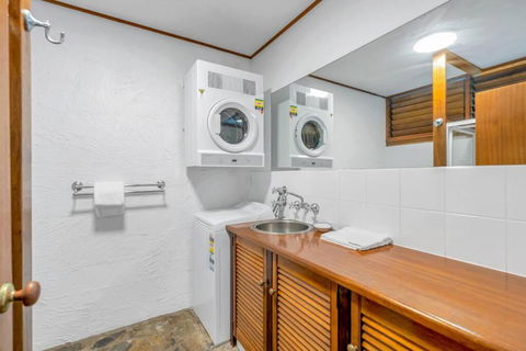 Absolute Beachfront, Heart Of Port Douglas - 24 S - Accommodation Search 4