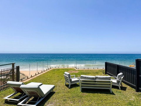 Absolute Beachfront Luxury In Narrabeen - Accommodation Search 0