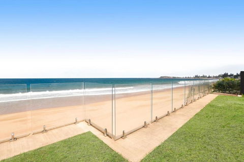 Absolute Beachfront Luxury In Narrabeen - Accommodation Search 1