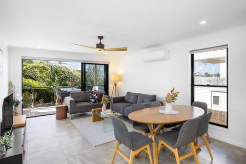 Absolute Beachfront Marcoola 4Bd, Heated Spa - Accommodation Search 3