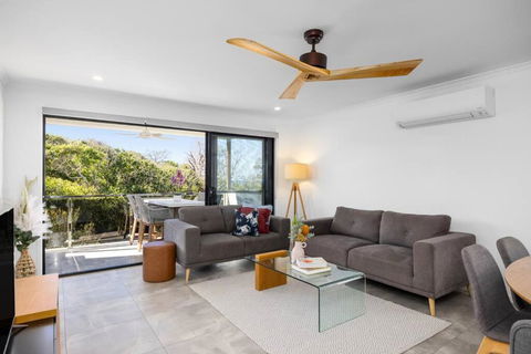 Absolute Beachfront Marcoola 4Bd, Heated Spa - Accommodation Search 2