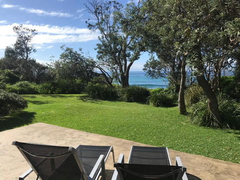 Absolute Beachfront Mollymook - Accommodation Search 2