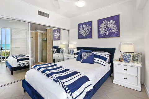 Absolute Beachfront Rolling Surf Resort - Accommodation Search 4