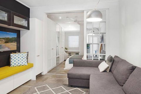 Absolute Beachfront Surf Unit In Terrigal/Wambi - Accommodation Search 3