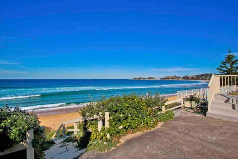 Absolute Beachfront Surf Unit In Terrigal/Wambi - Accommodation Search 4