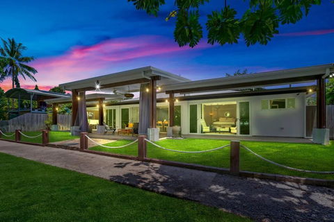 Absolute Beachfront WongaBelle- Pet Friendly - Accommodation Search 0