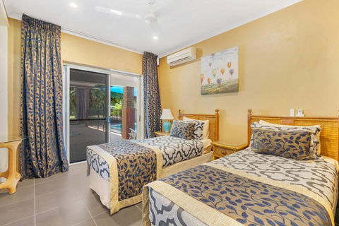 Absolute Beachfront WongaBelle- Pet Friendly - Accommodation Search 2