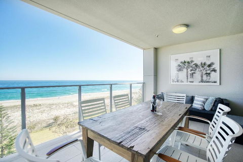 Absolute Kirra By EcoTime - Accommodation Search 0