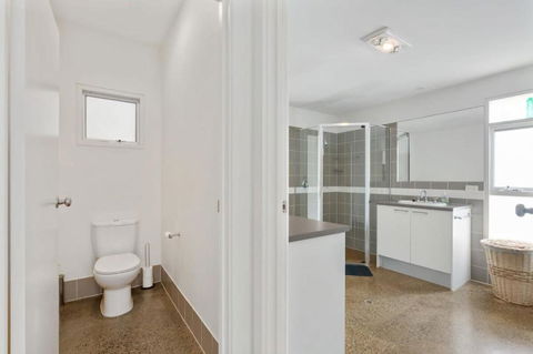Absolute Luxury Beachfront - Middleton - BYO Linen - Accommodation Search 3