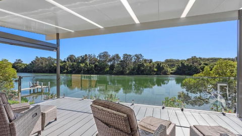 Absolute River Front House - Accommodation Search 1
