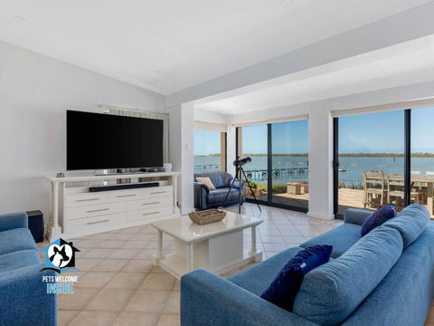 Absolute Water Frontage W/ Jetty + Boat Ramp - Accommodation Search 1