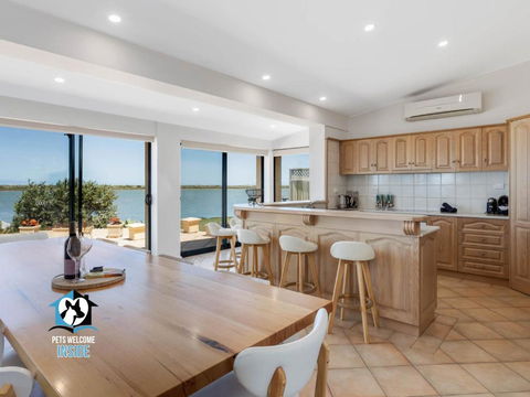 Absolute Water Frontage W/ Jetty + Boat Ramp - Accommodation Search 2