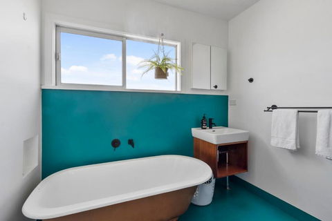 Absolute Waterfront Only 15 Minutes From Hobart - Accommodation Search 4