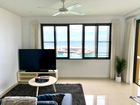 Absolute Waterfront - Tropical Oasis Over The Water - Accommodation Search 2