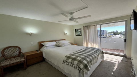 Absolute Waterfront With Rooftop! - Accommodation Search 3