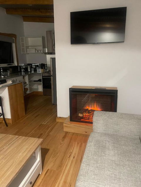 Acacia Hills Retreat - Accommodation Search 2