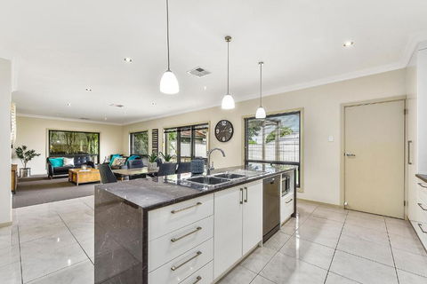 Accommodation On Lansell 1 Being Unit 1 Of 6 Lansell Street - Accommodation Search 0
