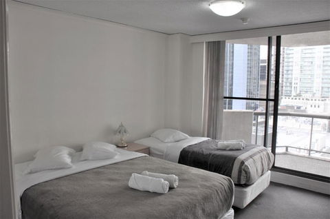 Accommodation Sydney - Kent Street Sydney CBD Top Floor 2 Bedroom Apartment With Balcony - Accommodation Search 1