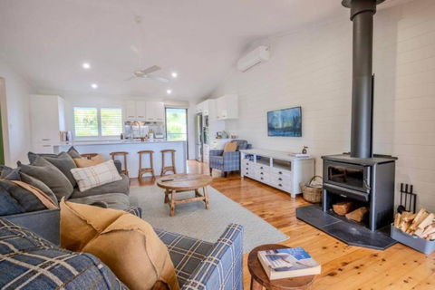 Acreage Near Currumbin Beach - Accommodation Search 1