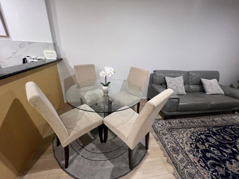 ADELAIDE CBD APARTMENT - 3BR, 2BATH & CARPARK - Accommodation Search 4