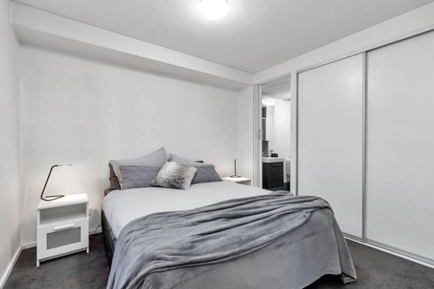 Adelaide CBD, East End Delight! Wifi, Central, Cafe - Accommodation Search 1