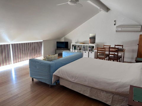 Adelaide Close CBD Large Private Studio Apartment In St Peters - Accommodation Search 1