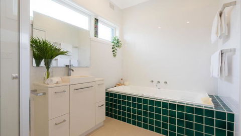 Adelong - Accommodation Search 3