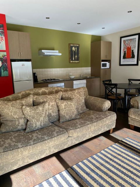 Adelphi Apartment 4 - Accommodation Search 2