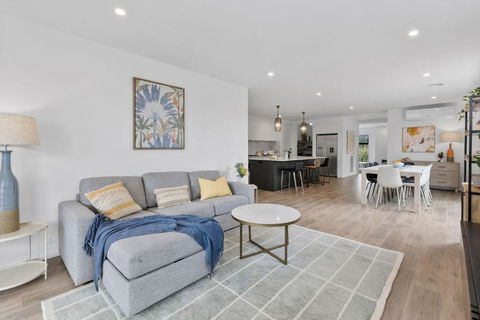 ADELPHI In The Point - Accommodation Search 2