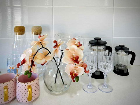 Adorable Modern 4 Br House WiFi & Parking - Accommodation Search 4