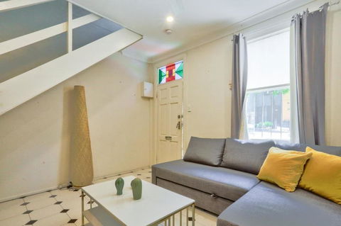 Affordable 3 Bedroom House Darlinghurst With 2 E-Bikes Included - Accommodation Search 2
