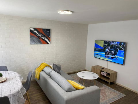 Affordable Inglewood Apartment+Pool - Accommodation Search 0