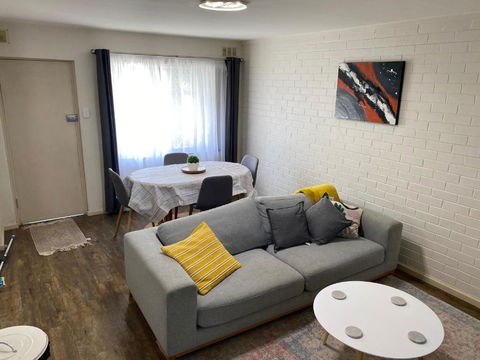 Affordable Inglewood Apartment+Pool - Accommodation Search 3